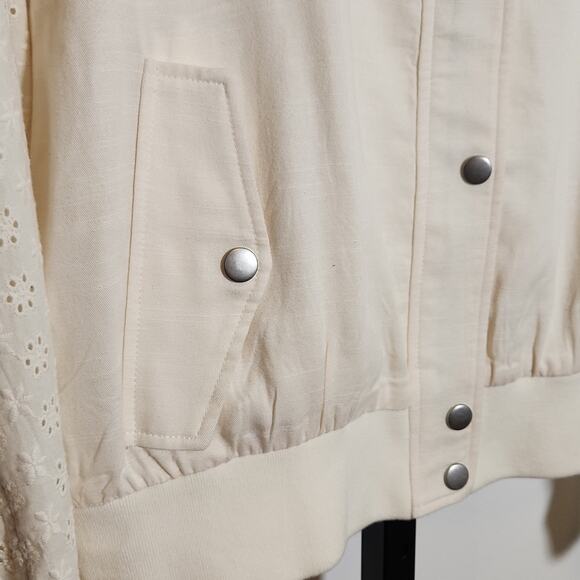 7 FOR ALL MANKIND Ivory Jacket with Eyelet Sleeves, Size Medium - Picture 9 of 14